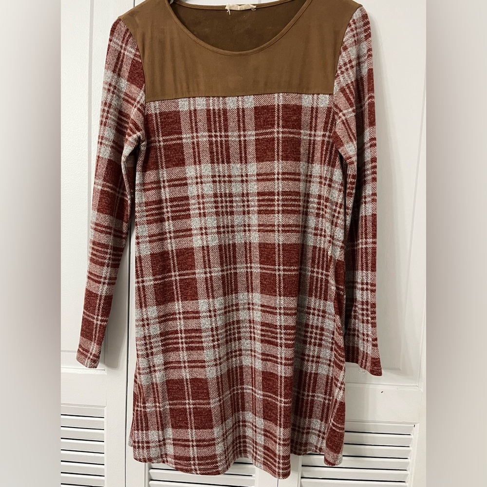 Women’s Plaid Long Sleeve Midi Dress size medium. Fall dress